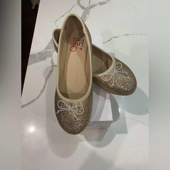 Olivia Miller Ballet Flats Size 5 Golden NEW - Picture 3 of 3